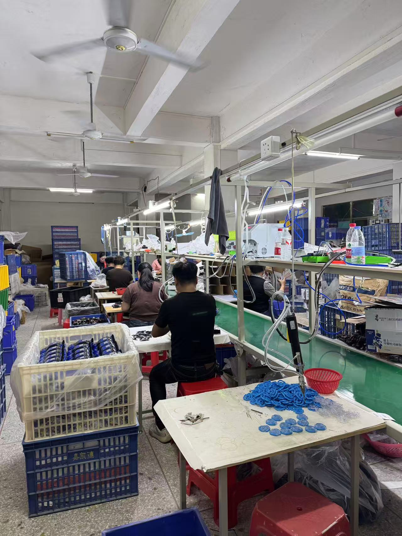 Jiayi Toys production team at work